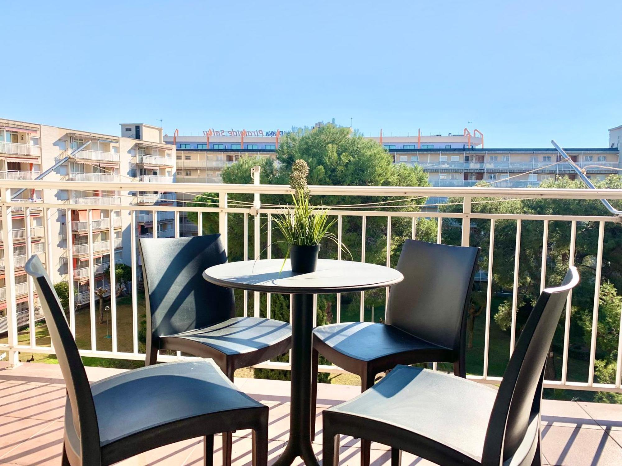 Zaragoza Apartment *